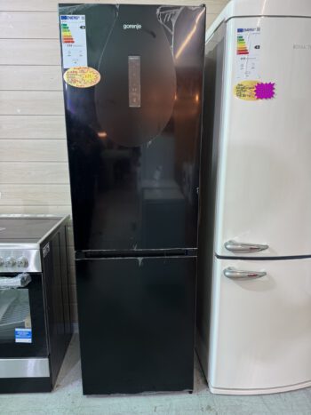 Gorenje Kühlgefrierkombination in schwarz, 326L Nutzinhalt 185cm hoch Energie B