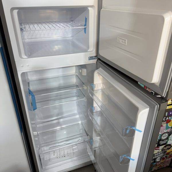 Geratek Kühl-Gefrierkombination 143cm silber 206L EEK: E Neu – Bild 2
