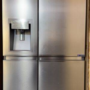 HiSense Side by Side Kühlgefrierkombination 91cm mit Eis crusher, Eiswürfelspender & Wasserspender NoFrost 632L Energie C NEU