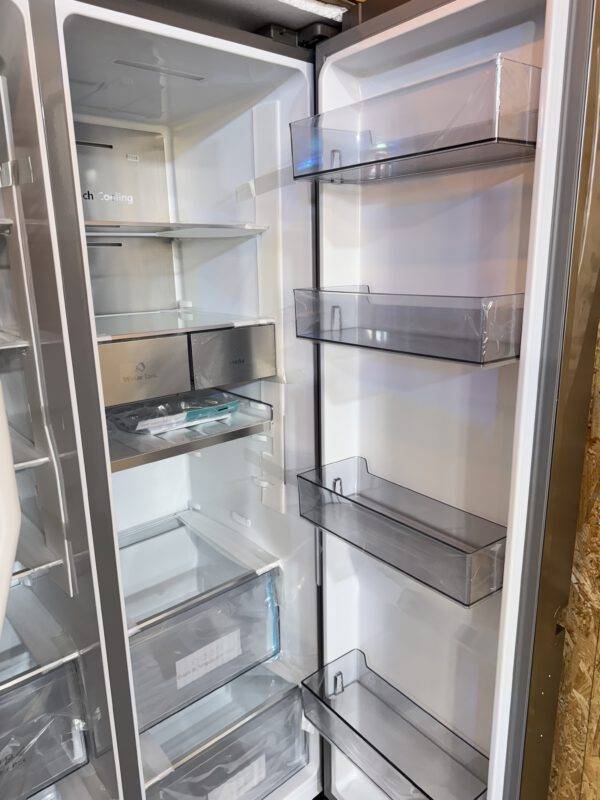 HiSense Side by Side Kühlgefrierkombination 91cm mit Eis crusher, Eiswürfelspender & Wasserspender NoFrost 632L Energie C NEU – Bild 4
