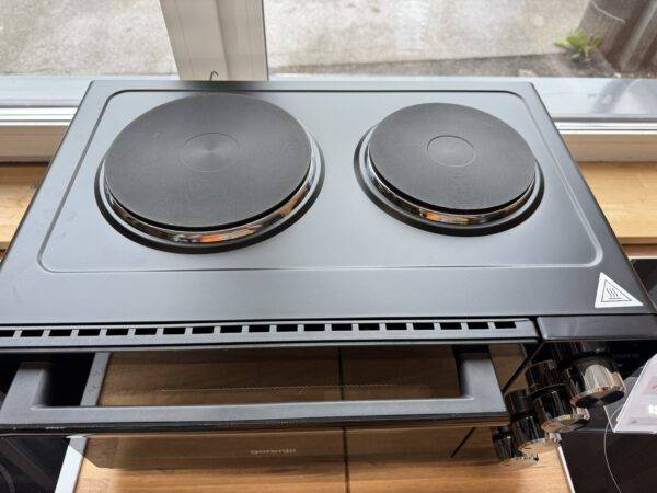 Gorenje Mini Backofen mit 2 Kochplatten Drehspieß Heißluft 30L 1600W – Bild 3